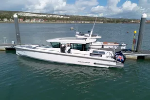 2022 Axopar 37XC CROSS CABIN