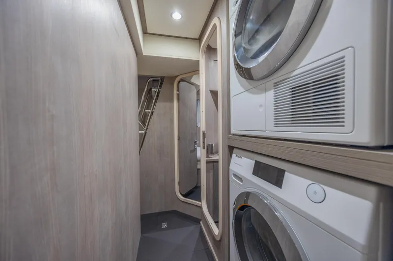 No Time To Die Yacht Photos Pics 