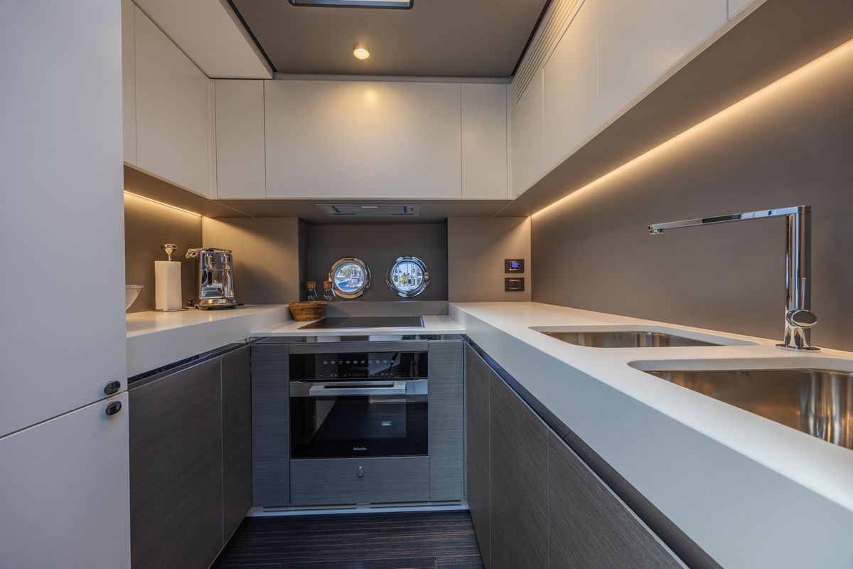 2023 Azimut 80 