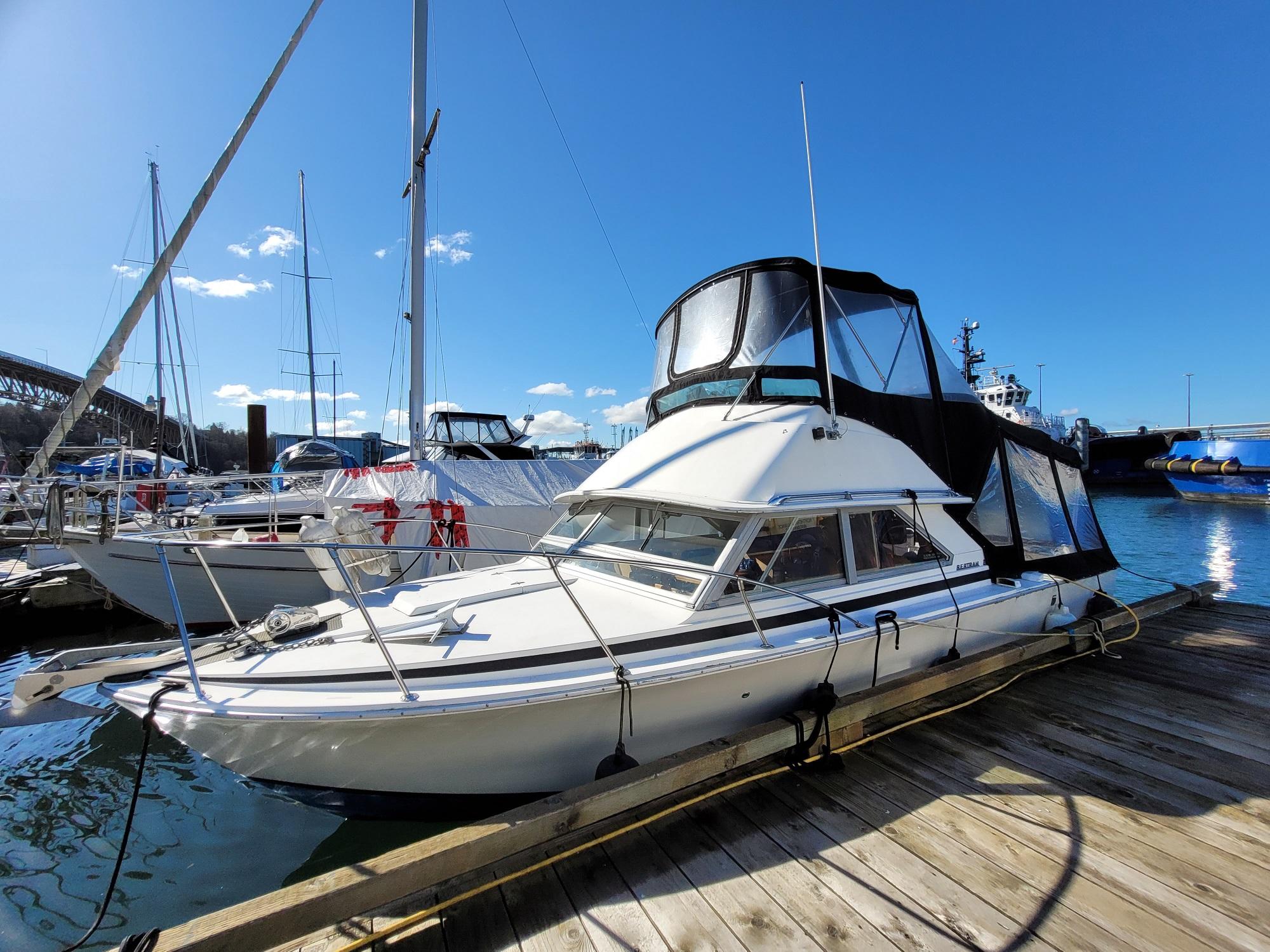 bertram 800 sport fishing yacht