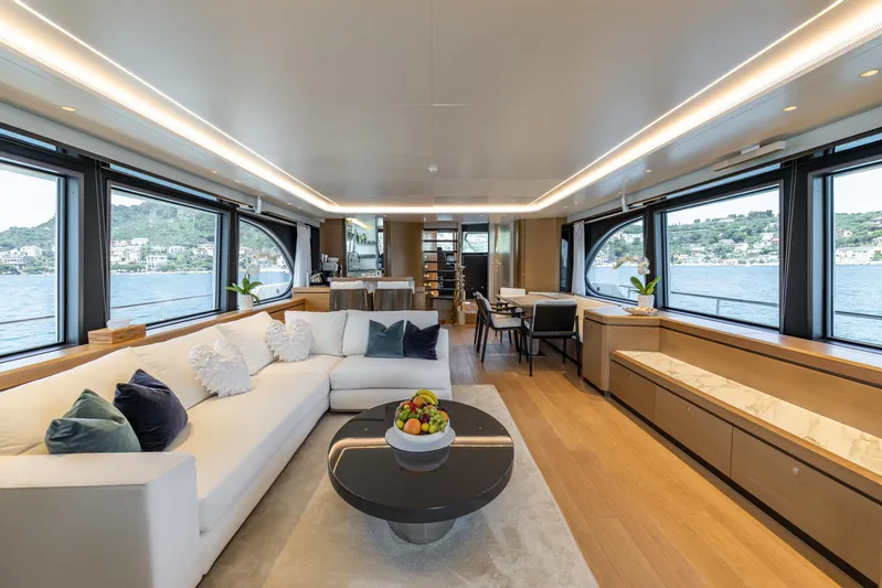 Jasmine Luna Yacht Photos Pics Luxurious interior of 2007 Moonen JASMINE LUNA yacht with elegant seating and panoramic windows.