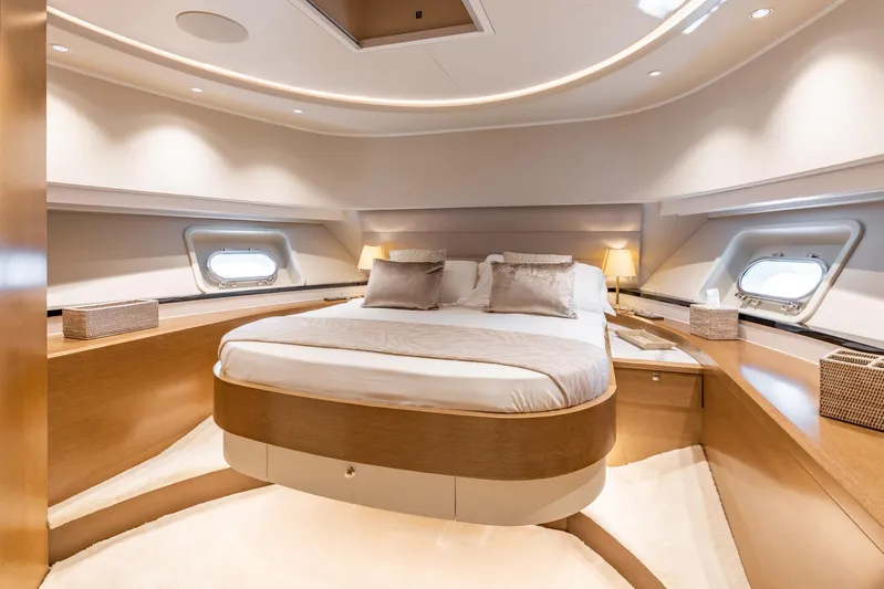 Jasmine Luna Yacht Photos Pics Luxurious bedroom interior of 2007 Moonen JASMINE LUNA yacht with elegant design and cozy ambiance.