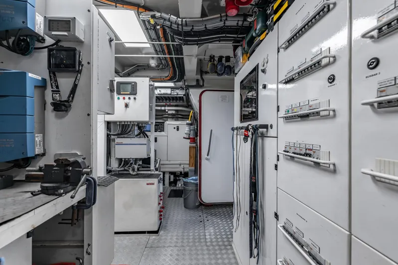 Jasmine Luna Yacht Photos Pics Engine room of 2007 Moonen JASMINE LUNA yacht with control panels and equipment.