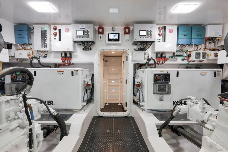 Baileys Ark Yacht Photos Pics Viking 80 Baileys Ark - Engine Room