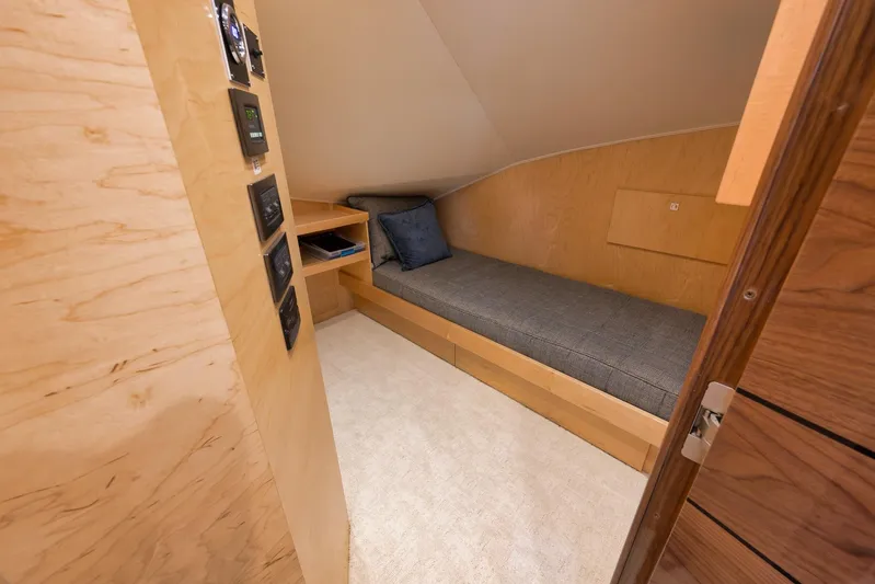 Baileys Ark Yacht Photos Pics Viking 80 Baileys Ark - Interior Custom Pantry Bunk