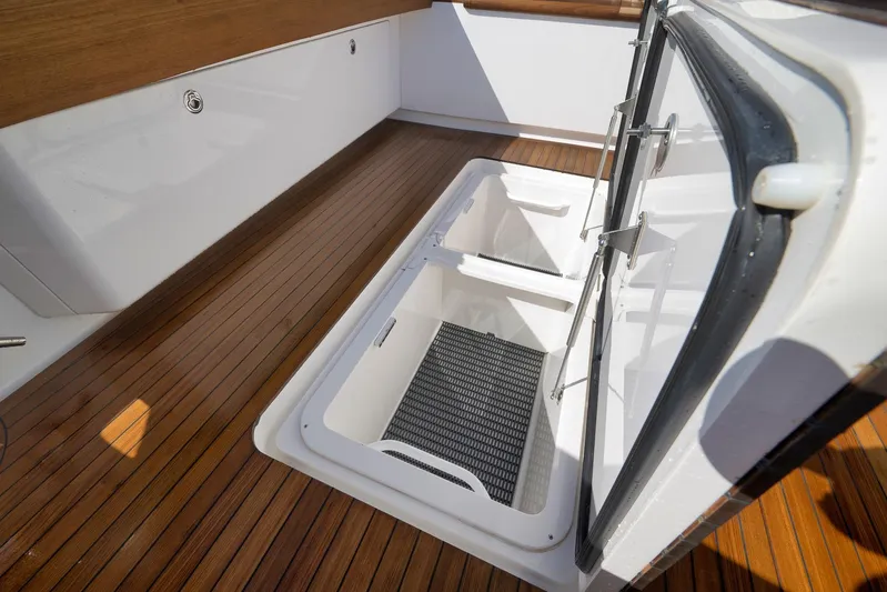 Baileys Ark Yacht Photos Pics Viking 80 Baileys Ark - Exterior Cockpit