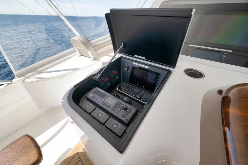 Baileys Ark Yacht Photos Pics Viking 80 Baileys Ark - Exterior Flybridge