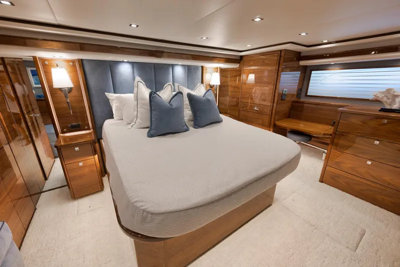 Baileys Ark Yacht Photos Pics Viking 80 Baileys Ark - Interior Master Stateroom