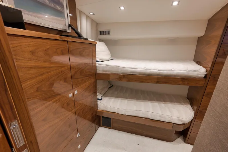 Baileys Ark Yacht Photos Pics Viking 80 Baileys Ark - Interior Guest Stateroom