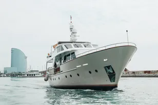 2004 Benetti Sail Division 82