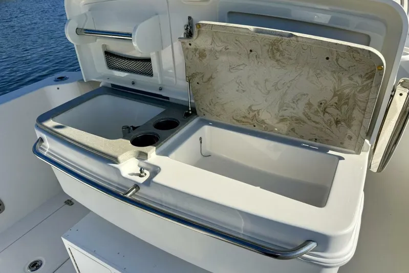 Madness Yacht Photos Pics 2018 Boston Whaler 330 Outrage