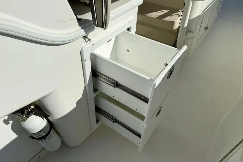 Madness Yacht Photos Pics 2018 Boston Whaler 330 Outrage