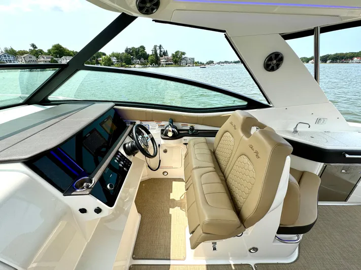Bee Good Yacht Photos Pics Dual Helm Seat w/ Flip-Up Bolsters