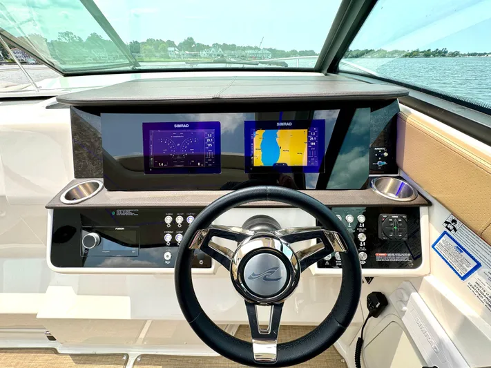 Bee Good Yacht Photos Pics Helm / Navigation