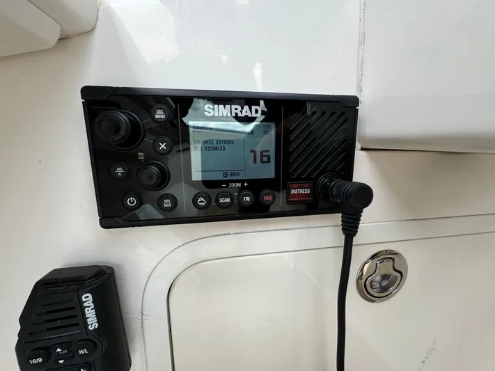 Bee Good Yacht Photos Pics Simrad VHF Radio