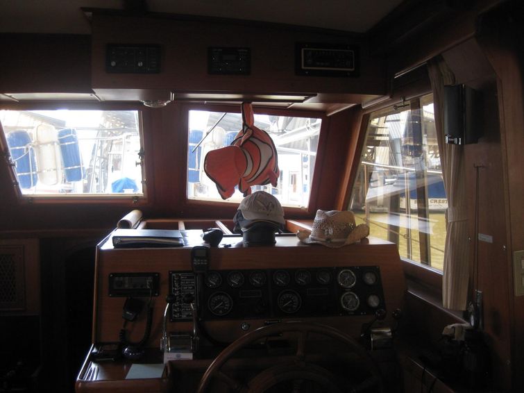 1987-52-bestway-cockpit-motoryacht