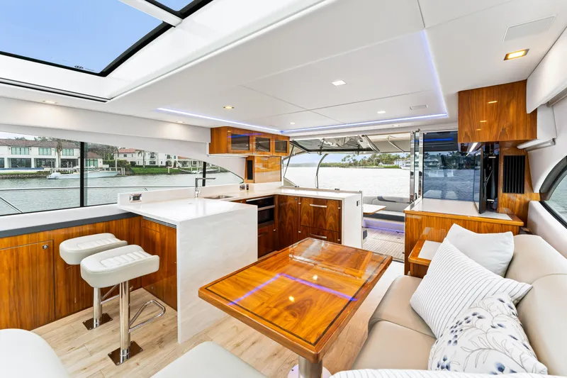 No Surrender Yacht Photos Pics 