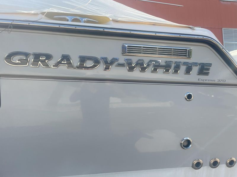 2021 Grady-White 370 Express