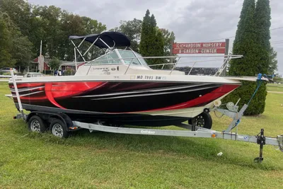 Seaswirl Striper 2150 Walkaround