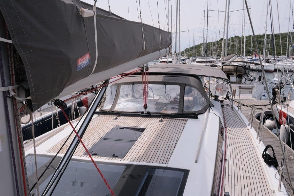 2016 Dufour 56 