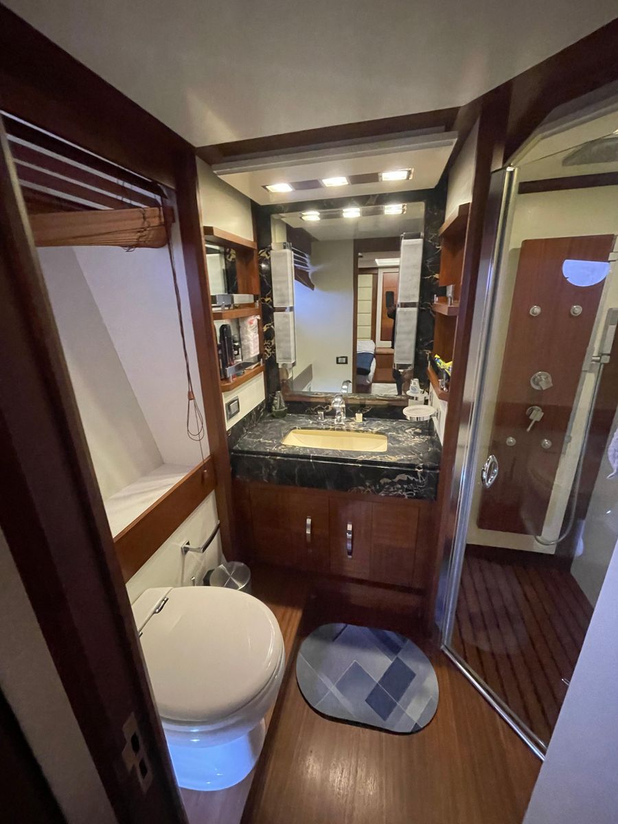 2007 Azimut 88 