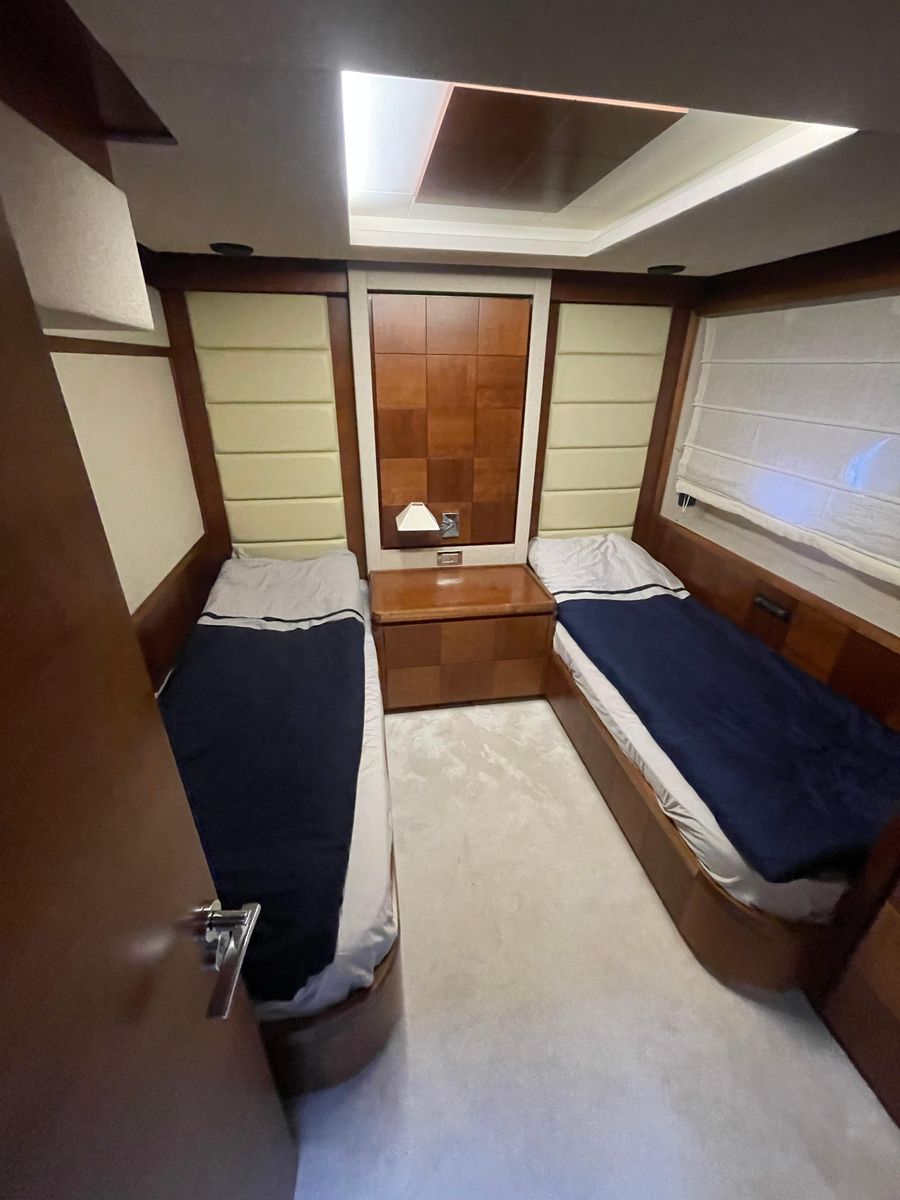 2007 Azimut 88 