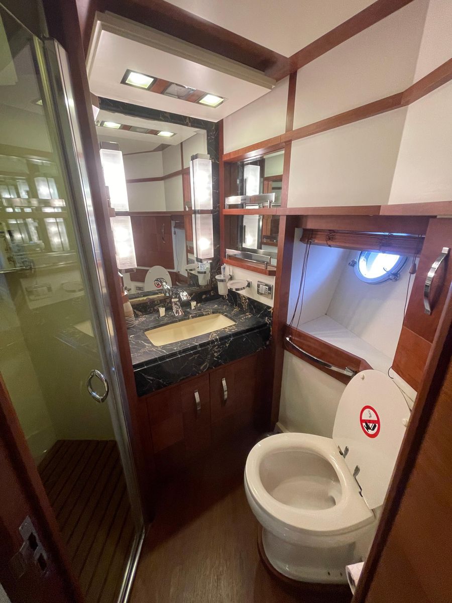 2007 Azimut 88 