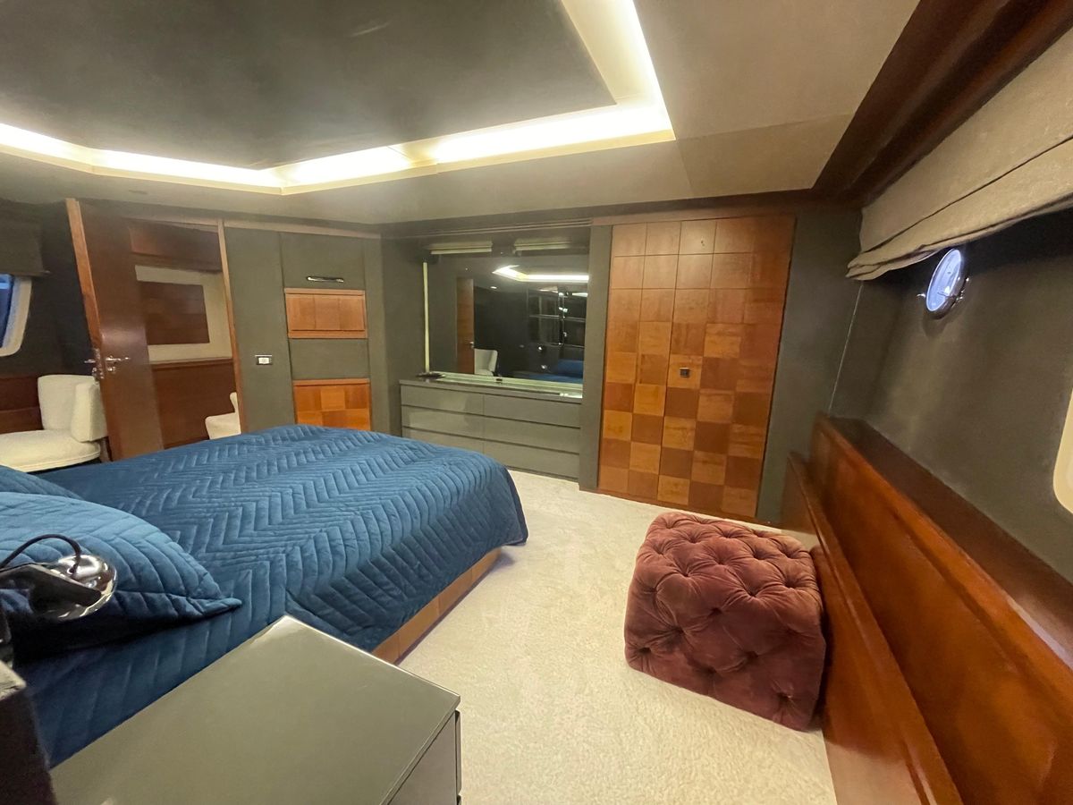 2007 Azimut 88 
