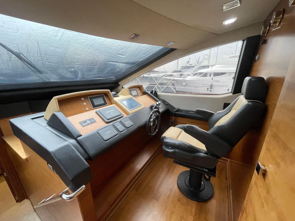 2007 Azimut 88 