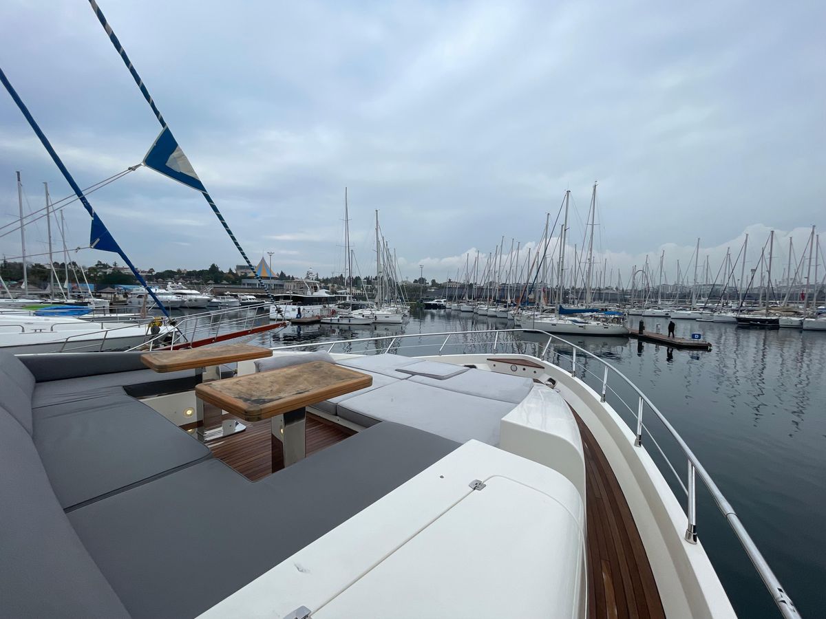 2007 Azimut 88 
