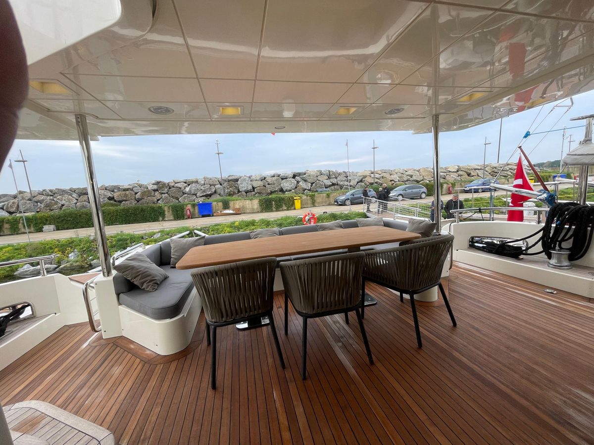 2007 Azimut 88 