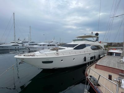 Yacht