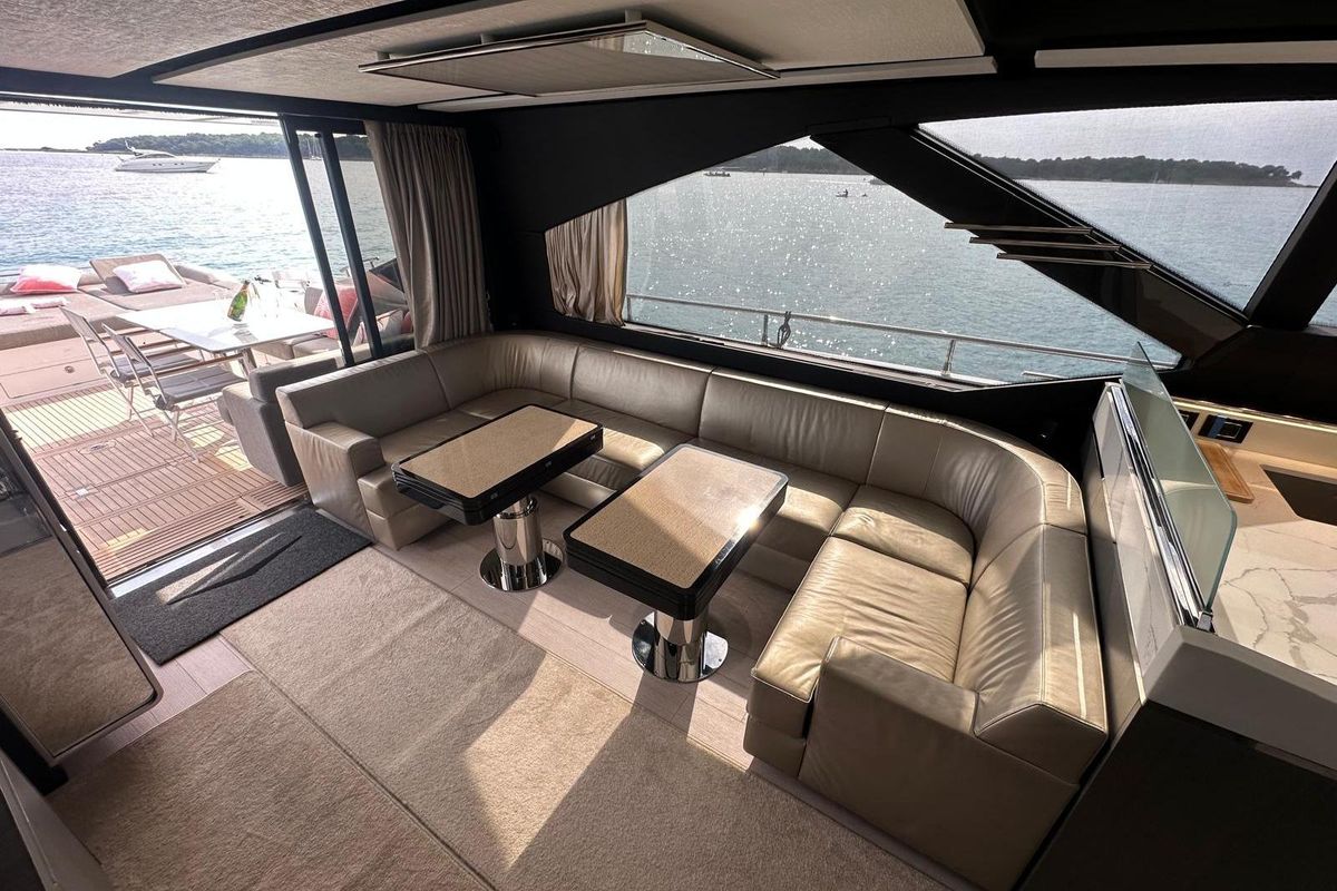 2020 Azimut 70 