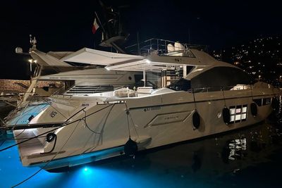 Yacht