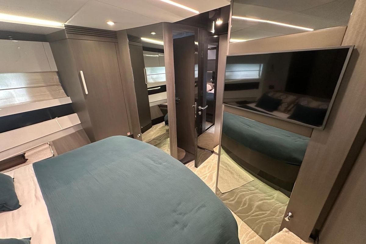 2020 Azimut 70 
