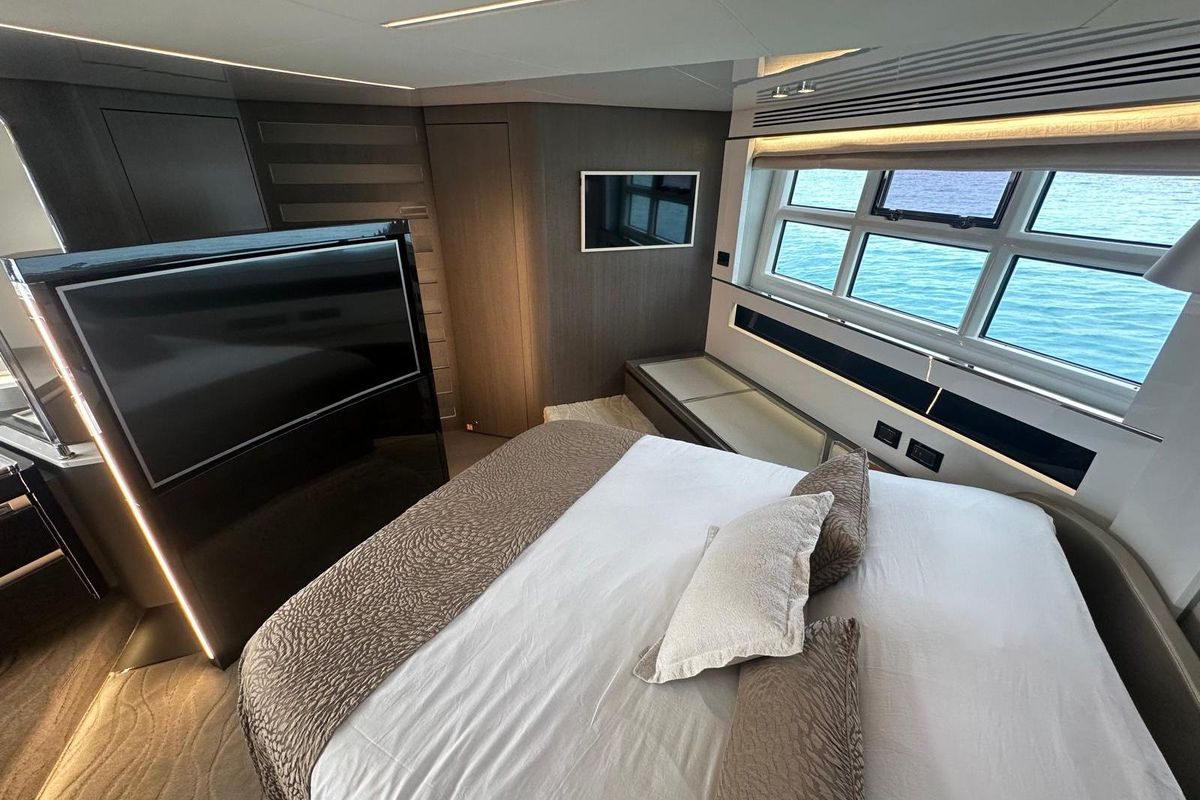 2020 Azimut 70 