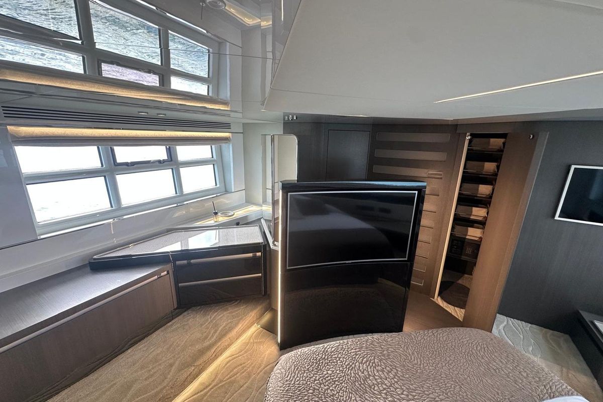 2020 Azimut 70 
