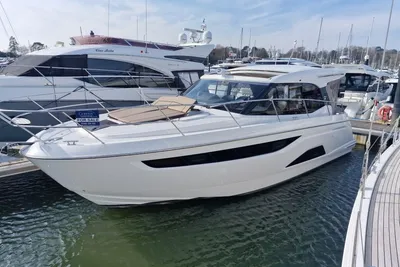Bavaria R40