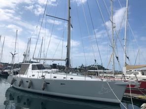 2002 Universal Yachting universal