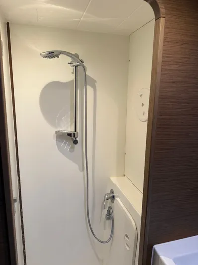 Jelliblu Yacht Photos Pics 