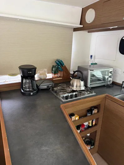 Jelliblu Yacht Photos Pics 