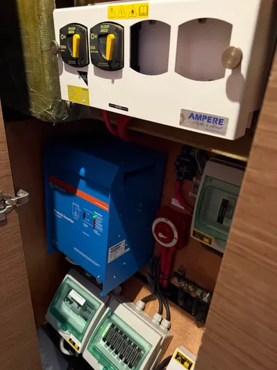 Jelliblu Yacht Photos Pics 