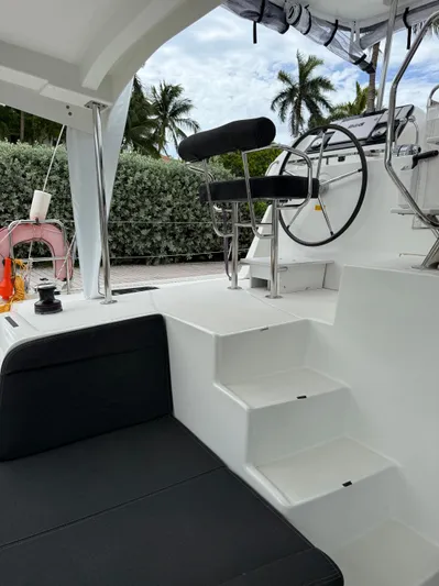 Jelliblu Yacht Photos Pics 