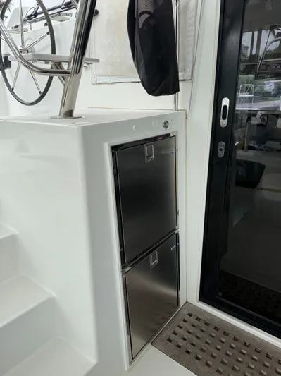 Jelliblu Yacht Photos Pics 