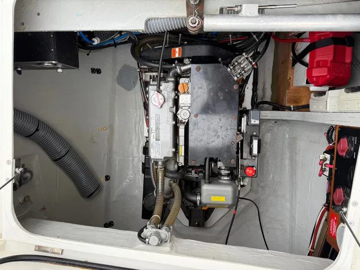 Jelliblu Yacht Photos Pics 