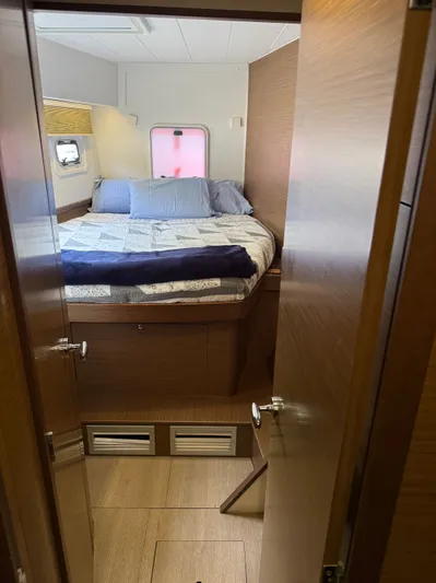 Jelliblu Yacht Photos Pics 