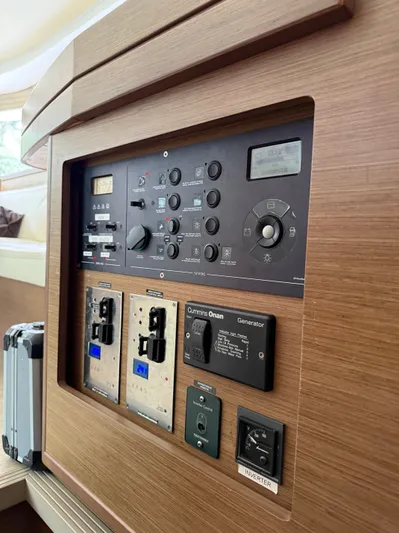 Jelliblu Yacht Photos Pics 