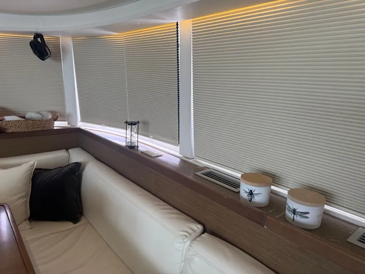 Jelliblu Yacht Photos Pics 