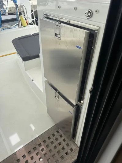 Jelliblu Yacht Photos Pics 