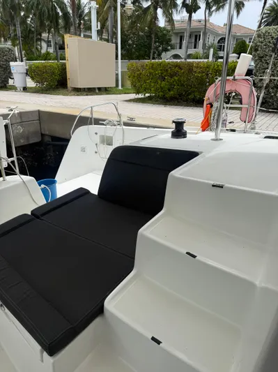 Jelliblu Yacht Photos Pics 